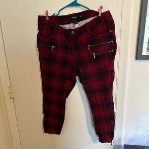 TORRID PLAID CAPRIS